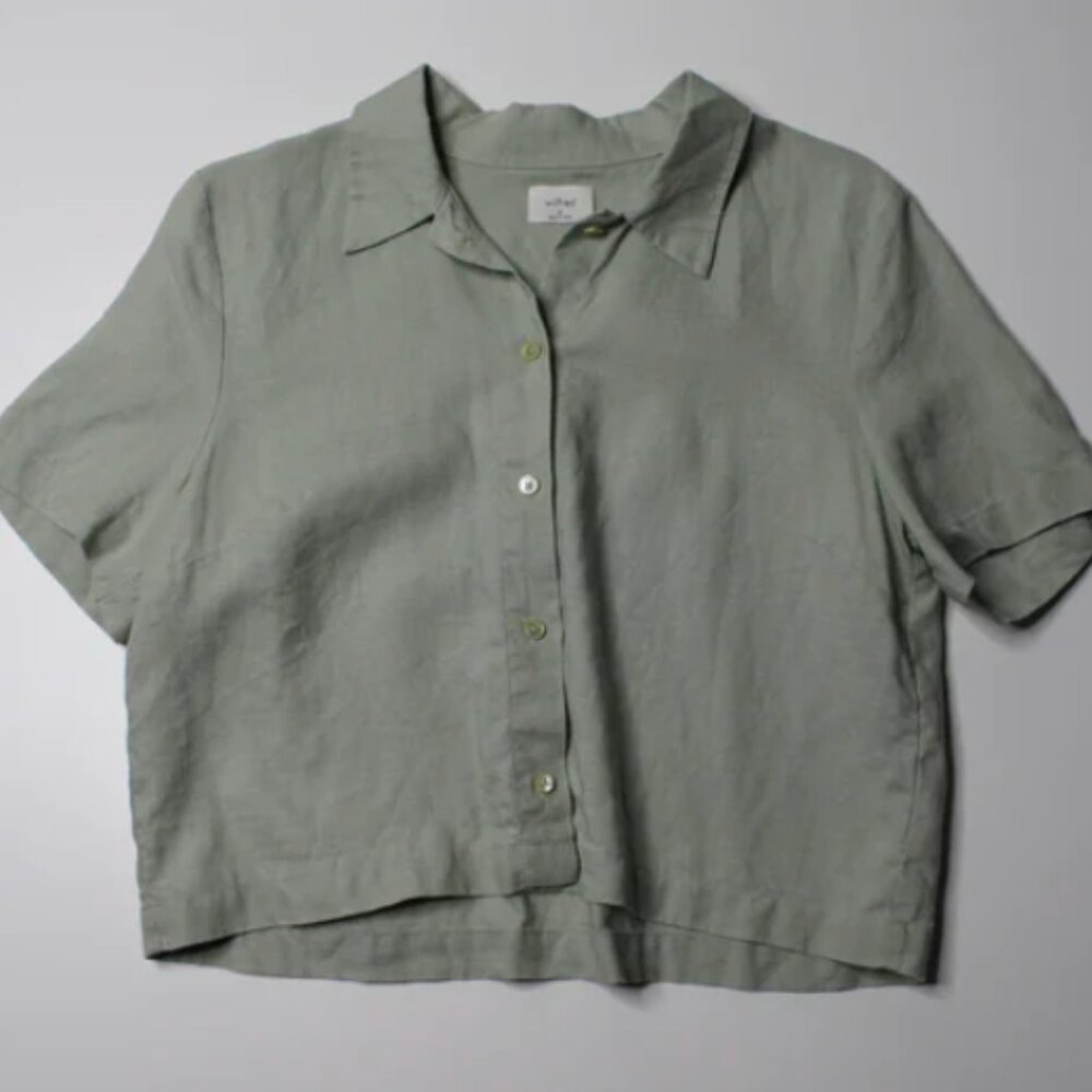 Aritzia Green Short Sleeve Linen Button Up